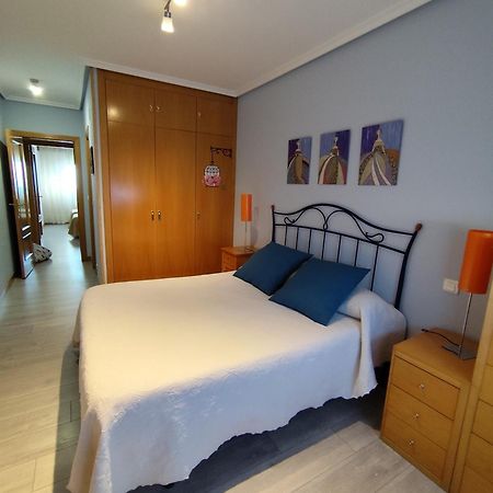 Apartamento De Tres Dormitorios Con Garaje Y Todos Los Servicios Cerca Burgo Exterior foto